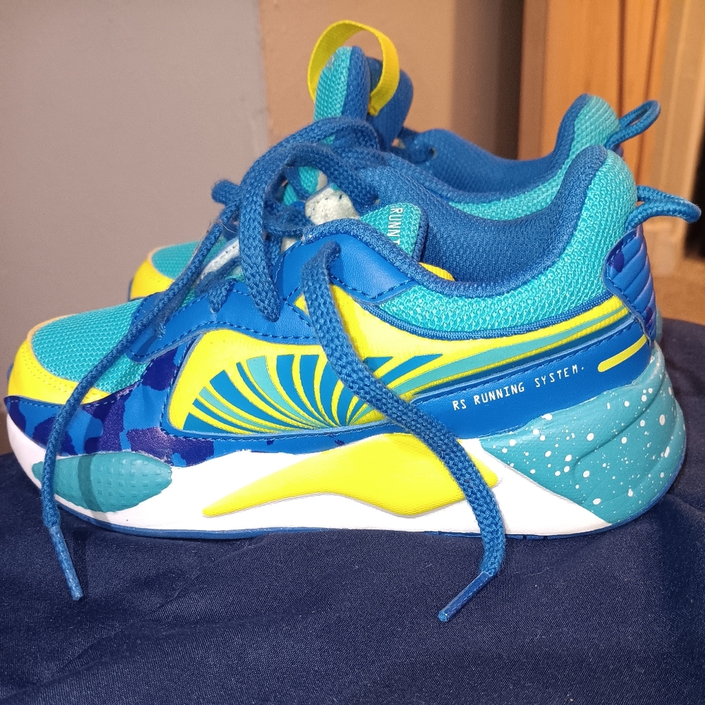Sneakers